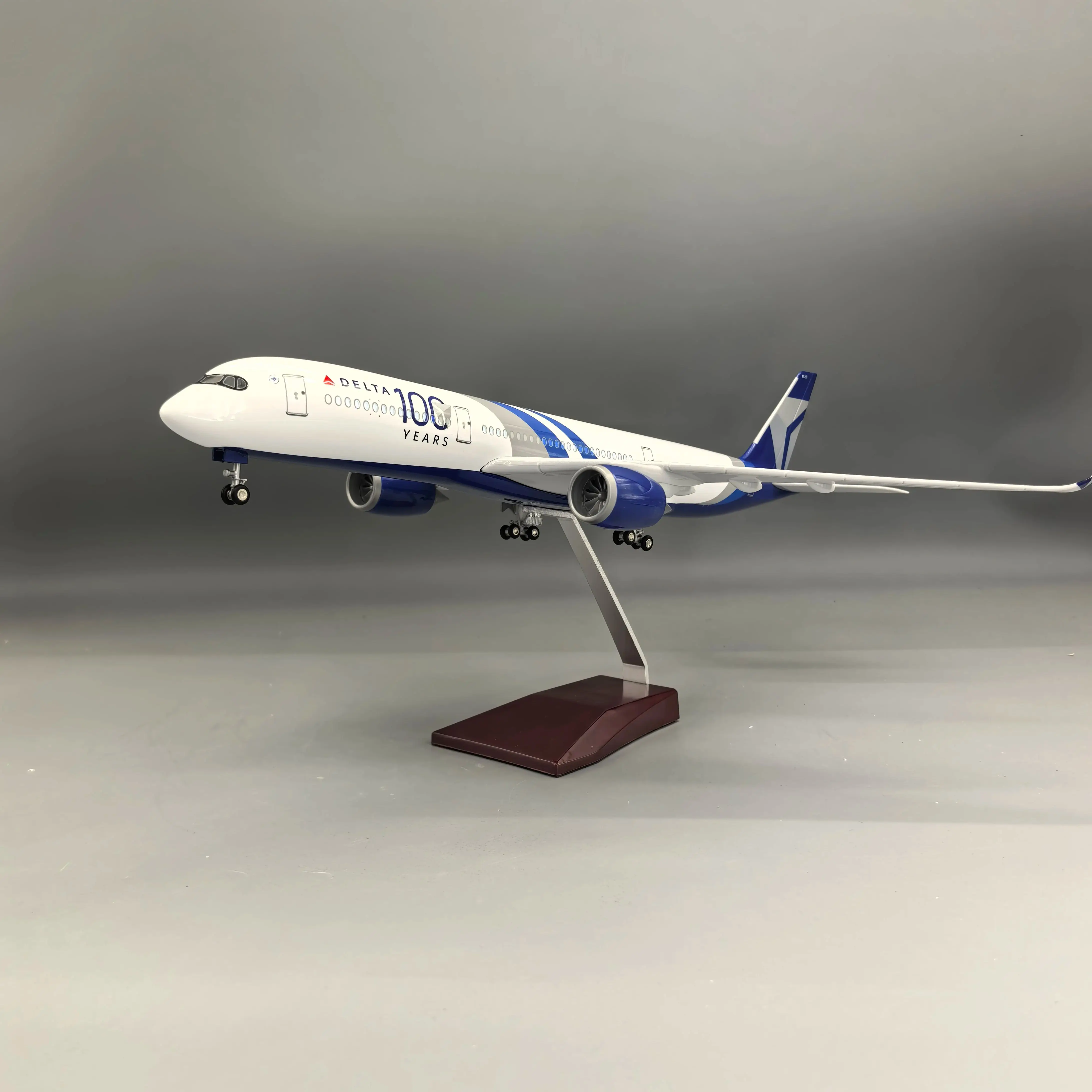 1/142 schaal vliegtuigen Delta A350 Airways Kinderen educatief speelgoed Model met Wielen Gemonteerd Hars Materiaal Gift Ornament