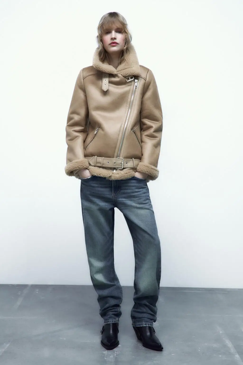 Capispalla da donna allentato con colletto alla coreana in pelle-pelliccia double-face Autunno Inverno Nuovo Sle Versatile Chiusura con cerniera femminile