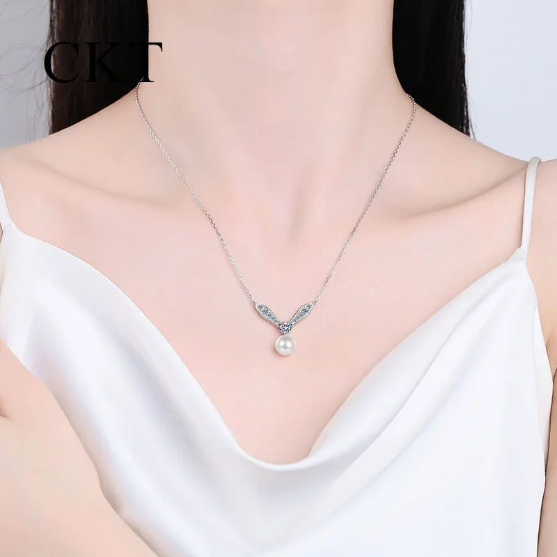 18K White Gold Rabbit Ears Necklace Original Niche National Tide Pearl Pendant for Women Rabbit Year Collarbone Chain Jewelry