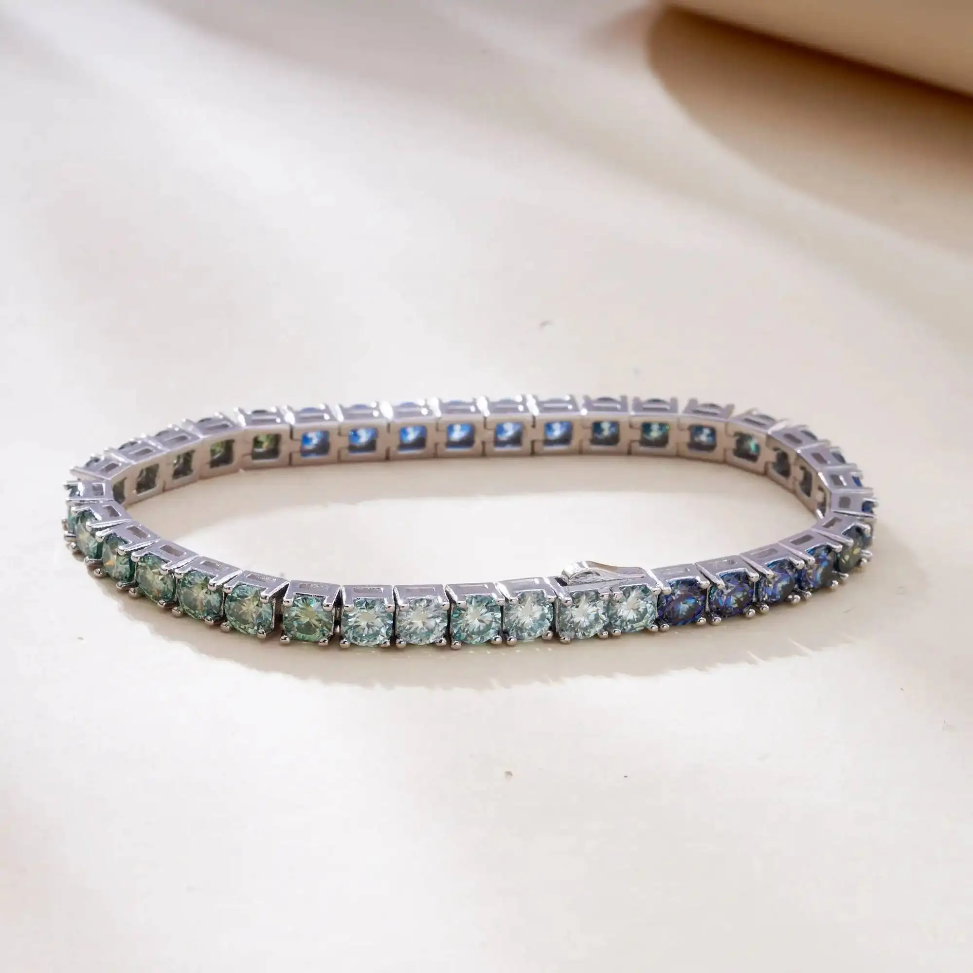 TY Moissanit-Tennisarmband, 925er Silber, versteckter Verschluss, GRA-zertifizierter Labordiamant, 18 Karat Hochzeitsarmbänder für Damen und Herren – Detail 16