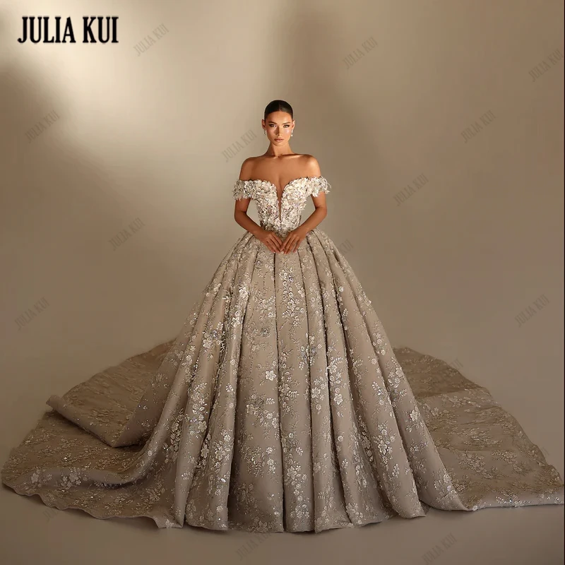 

Julia Kui Custom Made Luxury Shiny Lace Puffy Ball Gown Wedding Dress Beading Embroidery Sweetheart Princess Bridal Gowns
