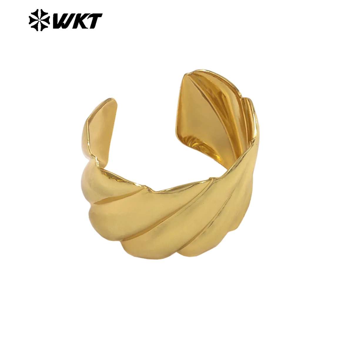 

WT-B709 Wholesale Boutique Simple Style 18K Gold Electroplated Yellow Brass Metal Cuff Bangles For Lady Fashion Jewelry