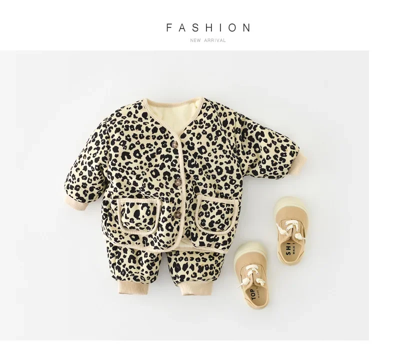 OLEKID 2026 Winter Baby Warme Kleidungssets Niedlicher Leoparden-Blumen-Mantel + Hose 2-teiliger Anzug Vintage Baby Mädchen Outfits Säuglings-Jacken-Set – Detail 5