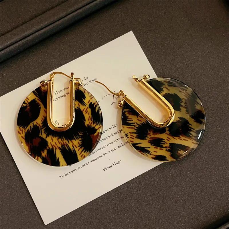 

European and American exaggerated leopard print geometric ear buckle fashionable light luxury irregular earrings for women