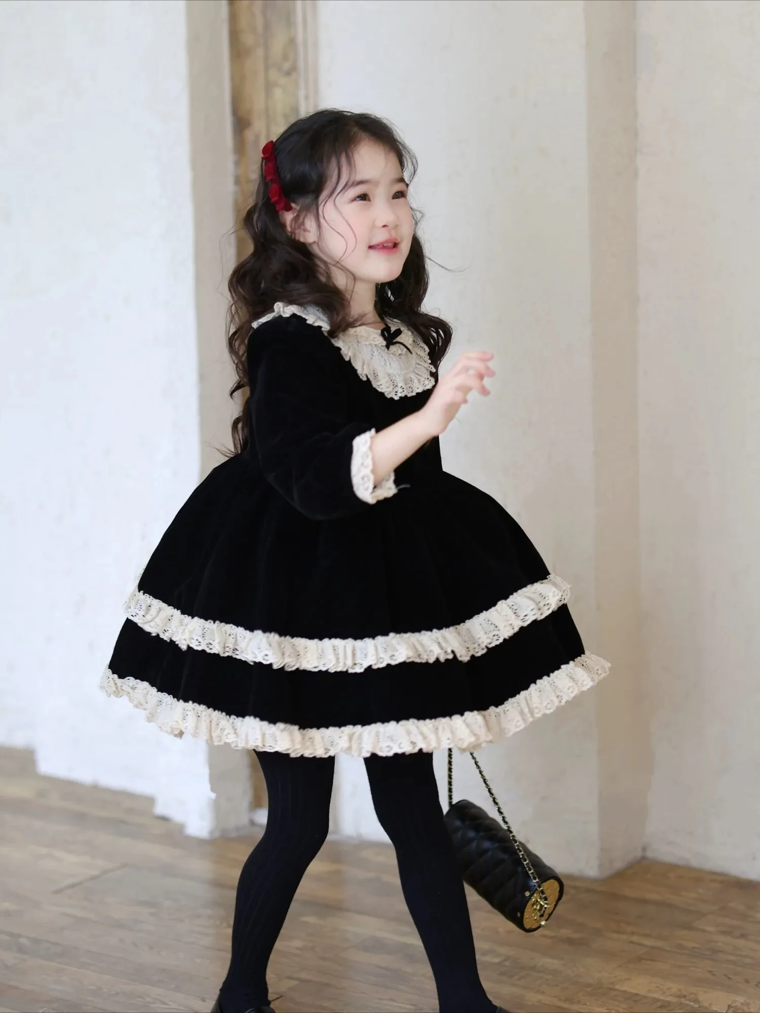 Girls Velvet Dress 2026 Autumn/Winter New Style Girls Temperament Lace Edge Large Swing Skirt Princess Dress