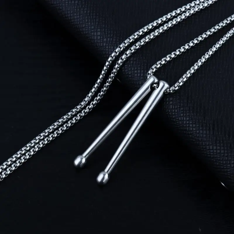 Collar con Colgante de Aleación de Acero de Titanio con Diseño de Baquetas de Tambor para Hombres, Estilo Rockeros y Jazz
