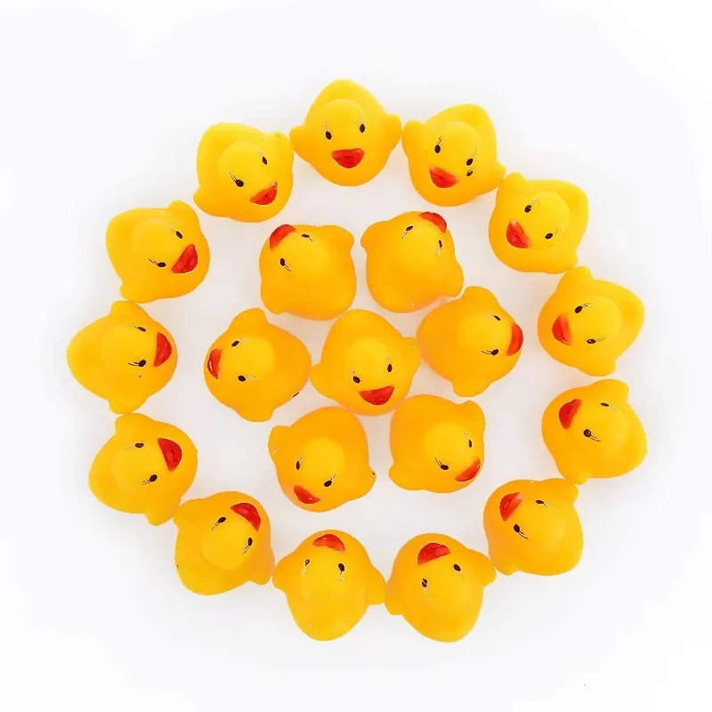 Mini anatre di gomma sfuse giallo Tiny Baby Shower anatre Float Squeak vasca da bagno Duckies giocattolo da bagno in età prescolare per il regalo della festa di compleanno