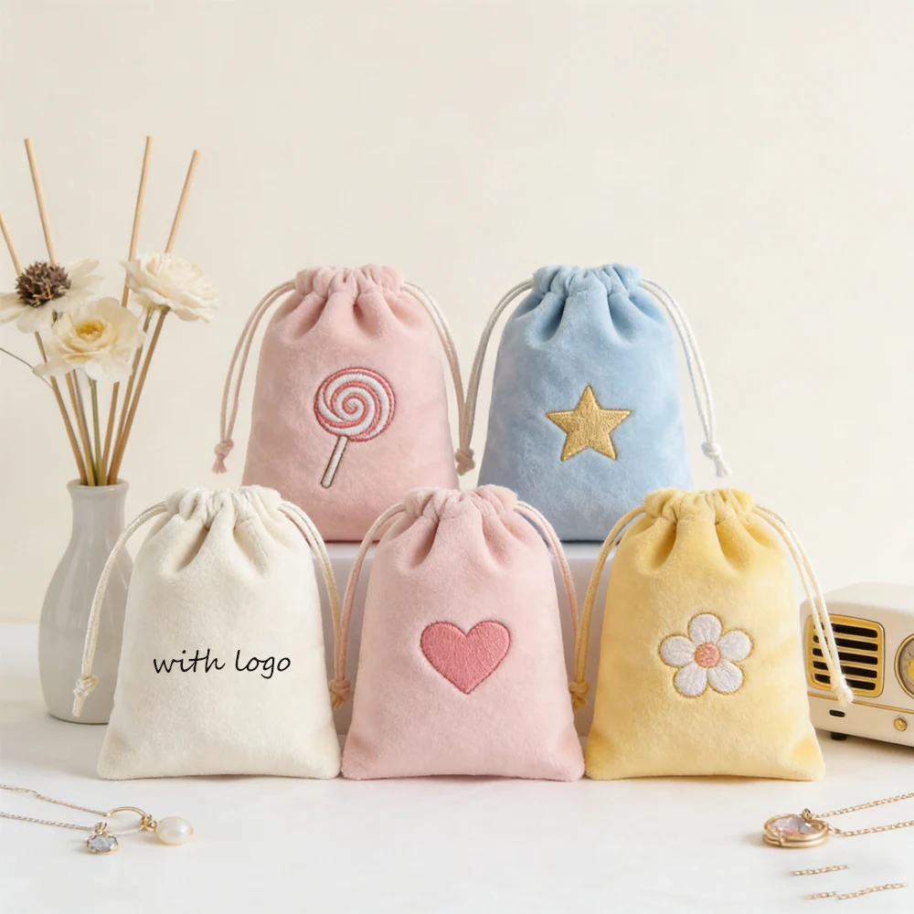 

Buk Jewelry Velvet Bags Custom Logo 9x12cm Drawstring Pouch Candy Snack Gifts Bag for Wedding New Year Party Earrings Packaging