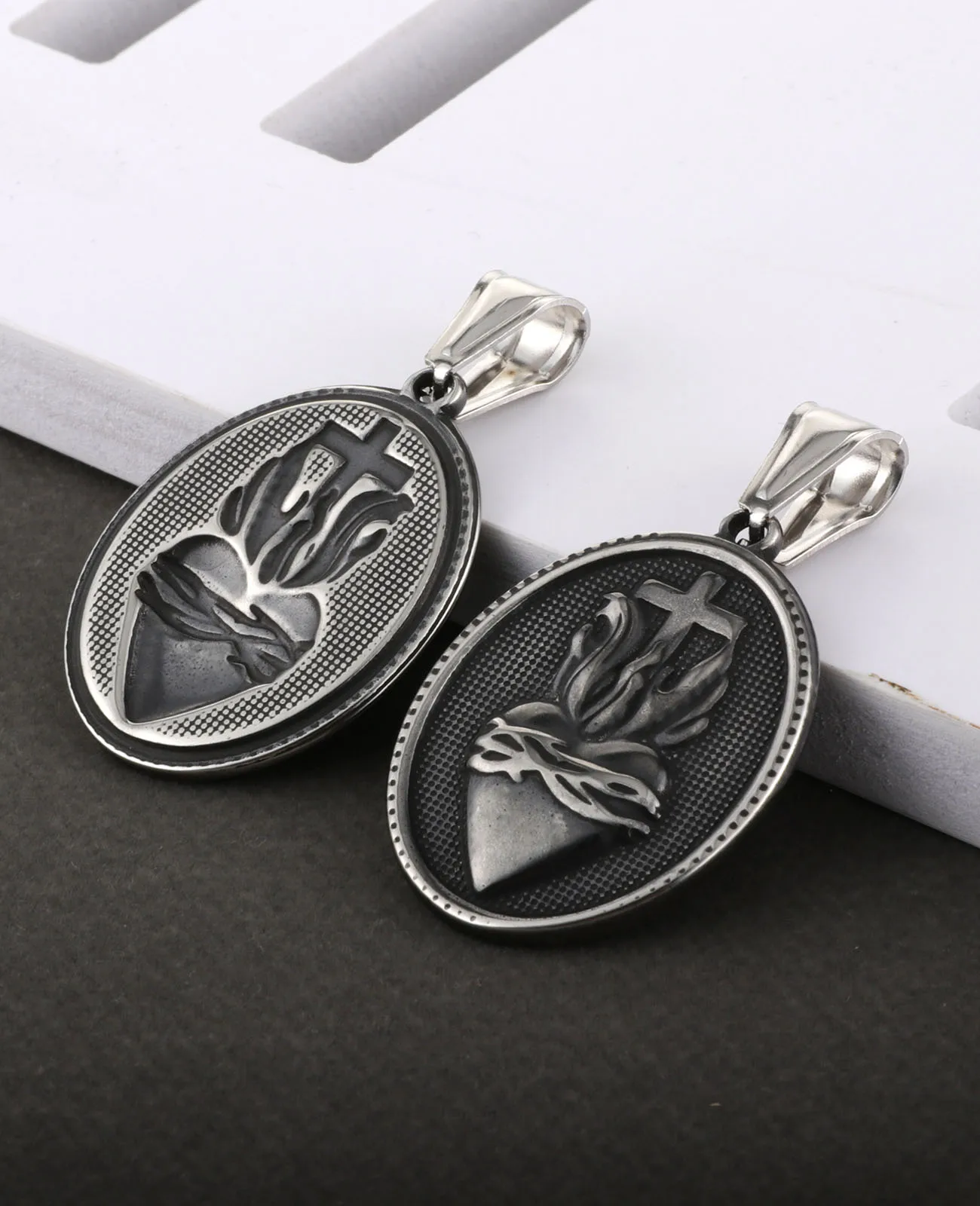 Diyalo 3 ألوان تميمة القلب المقدس ميدالية الفولاذ المقاوم للصدأ ميدالية قلادة عقد دي اي واي مجوهرات الدينية هدايا تذكار