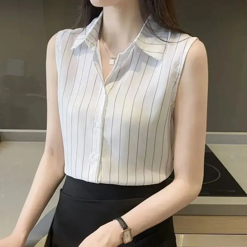 

Новая летняя женская блузка в корейском стиле, свободного кроя, с полосатым узором, без рукавов, из легкого струящегося шифона, стройнящий топ-накидка