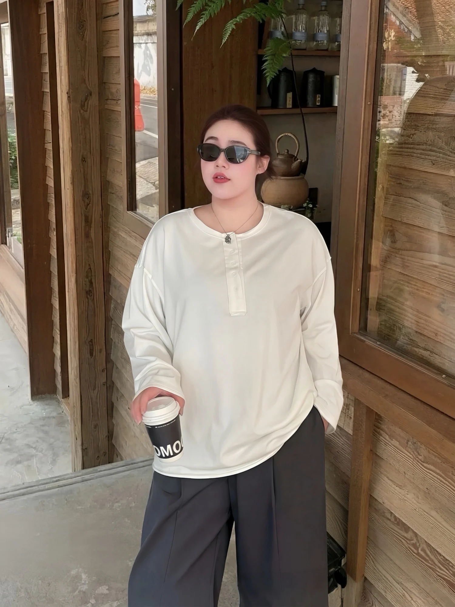 

Loose round Neck Base Shirt Button Design Casual Inner Wear Spring New Style F16494 Large Size Women's Clothing Commute Style