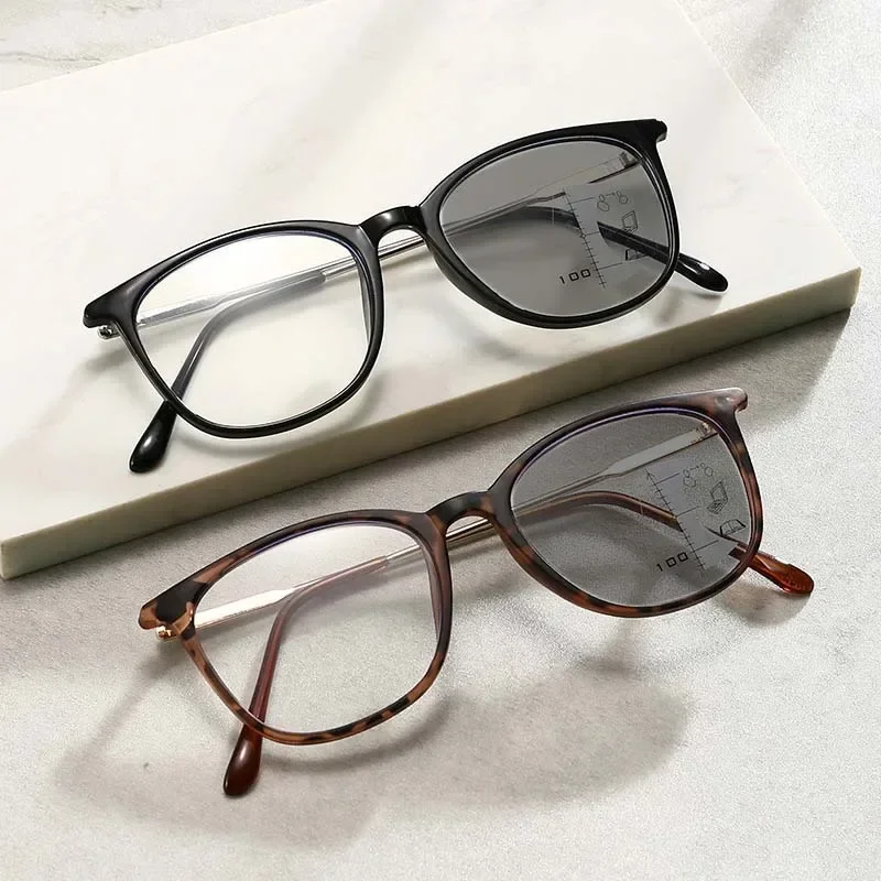 New Trend Finished Multifocal Reading Glasses Round Frame Blue Light Blocking Photochromic Eyewear Unisex Color Changing Glasses