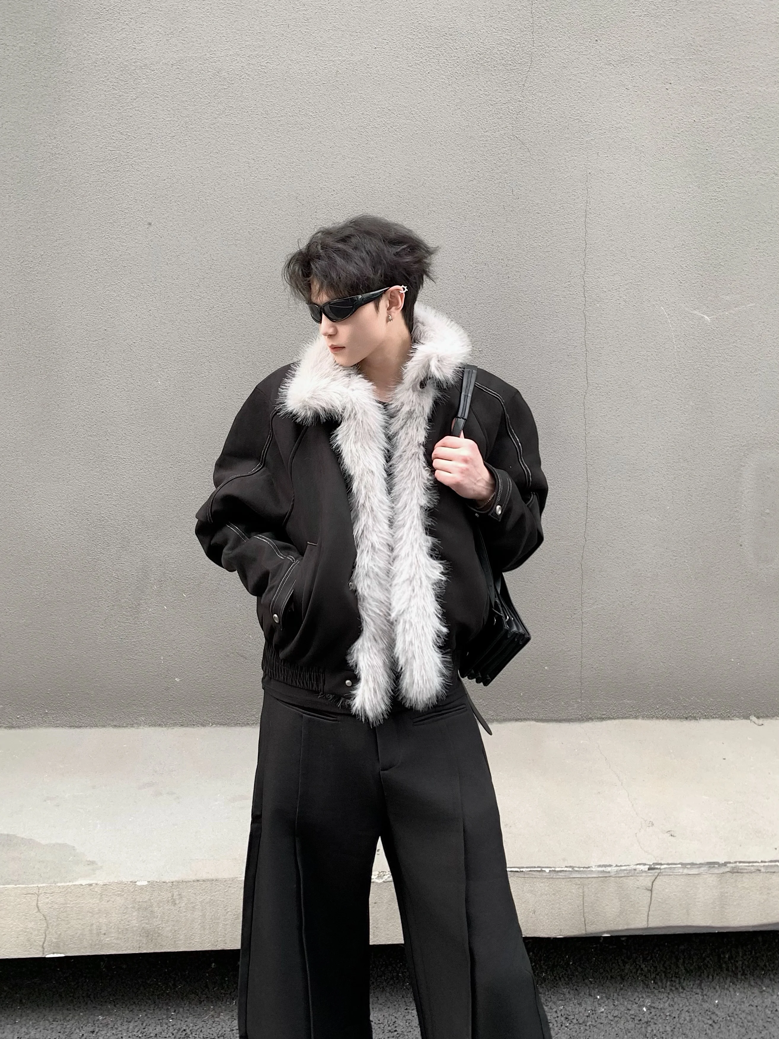 سترات عصرية للرجال ذات ياقة كبيرة من الفرو الصناعي لشتاء 2025 سترات عصرية جديدة دافئة وسميكة وأكمام طويلة معاطف أنيقة دافئة #4