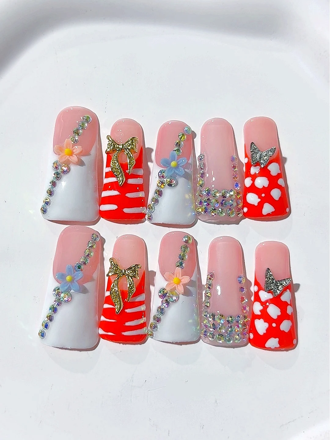 

Butterfly Flower Diamond Youthful Cute Fashionable Wearable Manicure (L045)