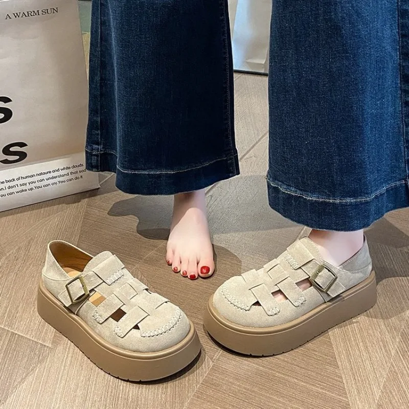 Hollow Breathable Bun Head Sandals Women's Wear 2026 Summer New Fashion Two Wear Thick Soled Beach Sandals Women's Shoes view 4