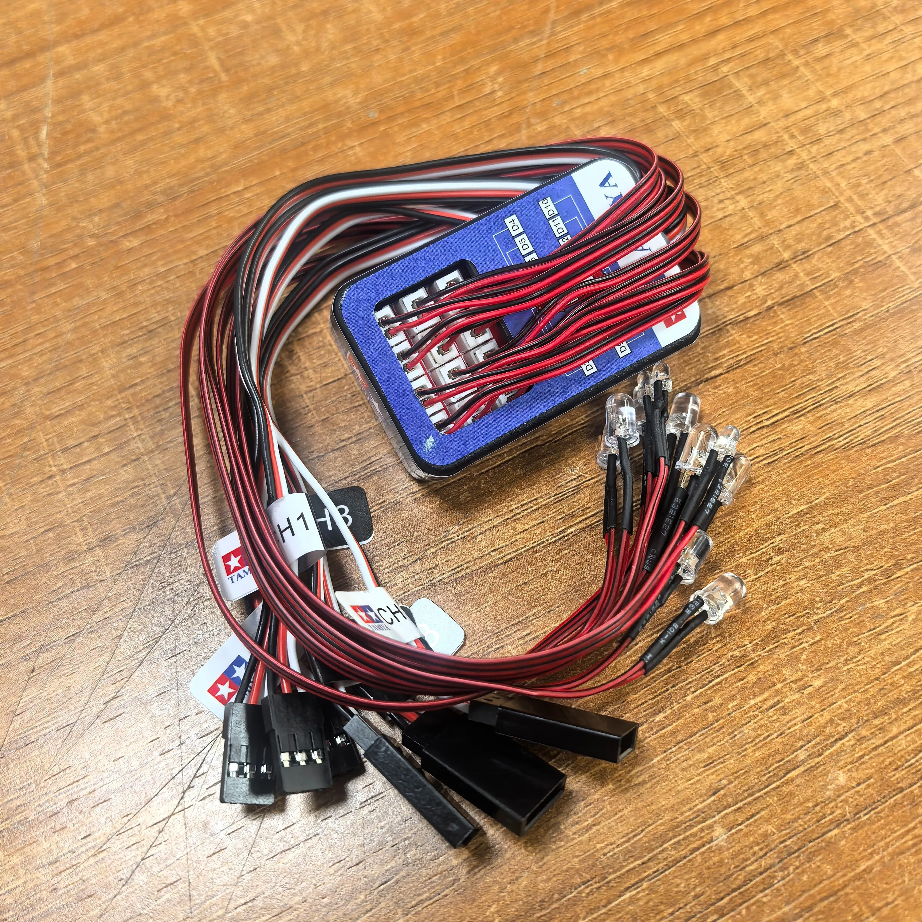 

Комплект из 12 светодиодных ламп для имитации стоп-сигналов и поворотников