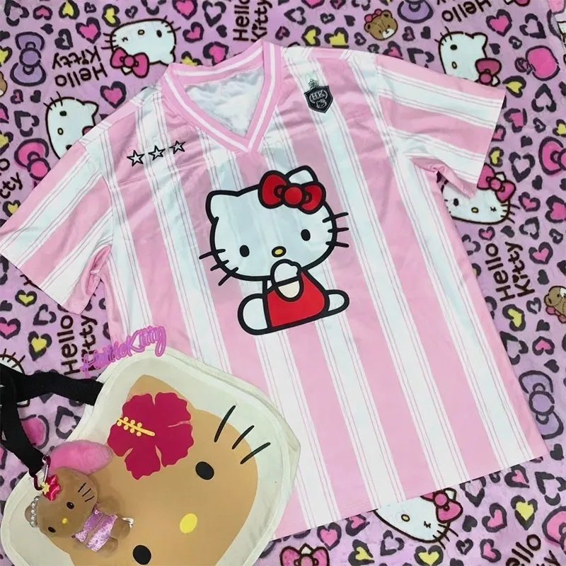 2025 طباعة Hello Kitty الجديدة اللطيفة، ملابس قابلة للتنفس ومريحة برقبة على شكل حرف V سريعة الجفاف