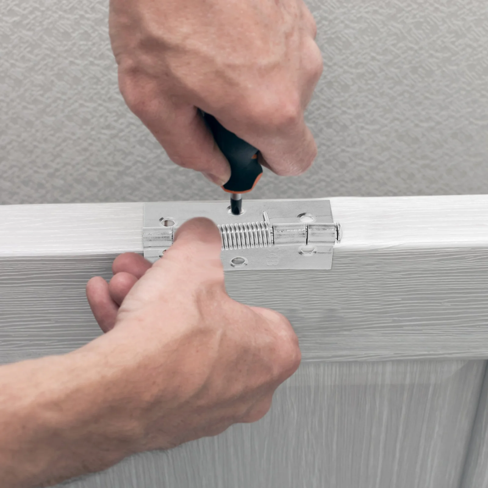 

2Pcs Self Closing Hinges Durable Metal Door Hinges Silent Smooth Operation for Wood Screen Basement Bathroom Doors