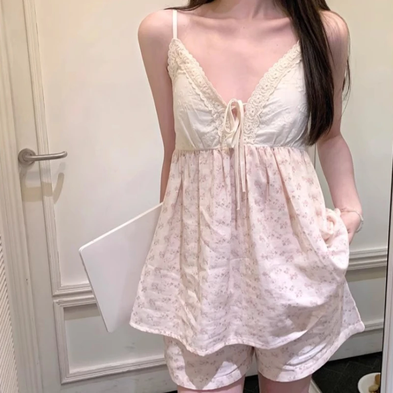 

2026 Summer Pajamas with Chest Cushion and Suspender Women's Sweet Floral V-neck Lace Sleeveless Pajamas