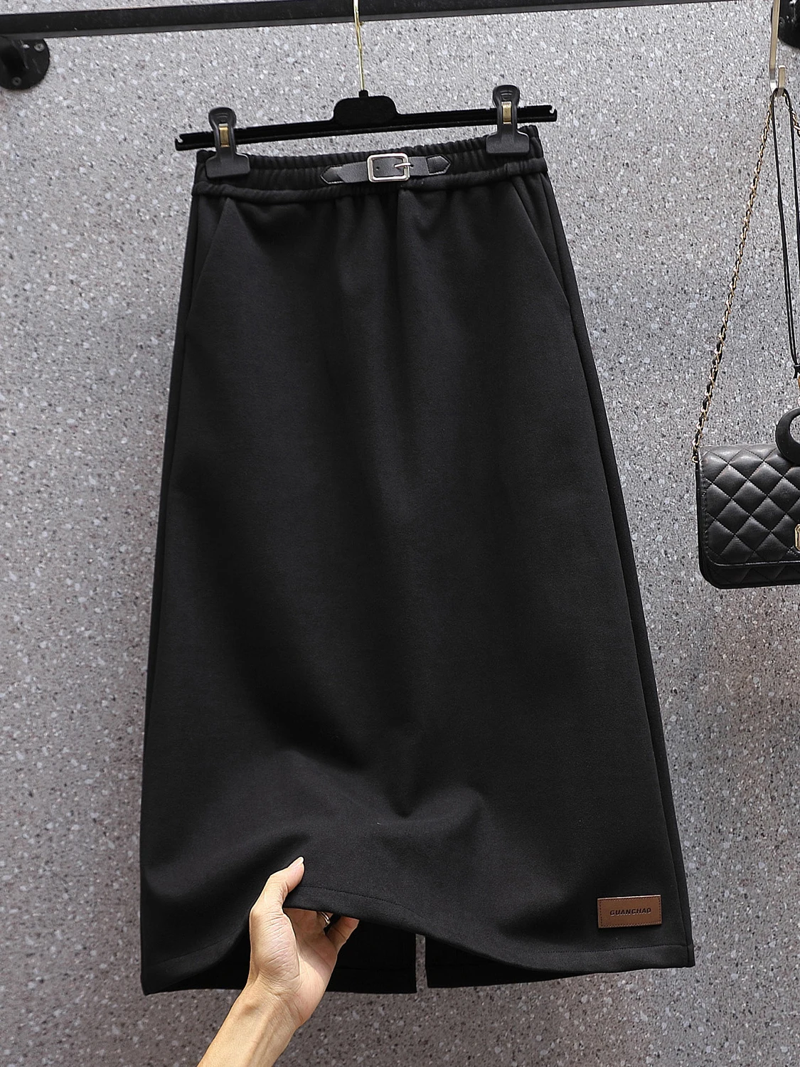 تنورة شتوية أصلية من الصوف بطبقة أساسية فضفاضة للتنحيف وتصميم طويل وغطاء للبطن ومطرز بخصر متوسط