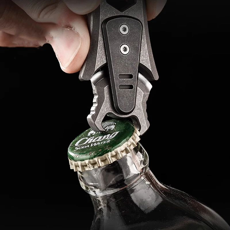 QG021 Outdoorowy Tytanowy Wielofunkcyjny Otwieracz do Butelek EDC Narzędzie do Demontażu i Szybkiego Cięcia
