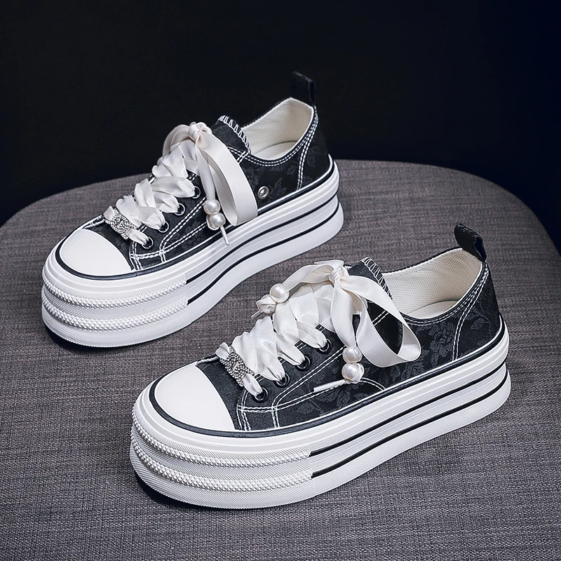 Platformowe buty wulkanizowane damskie płócienne buty skate Casual mieszkania trampki kobiece modne wygodne trampki wsuwane