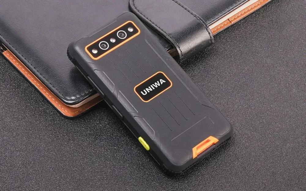 UNIWA R4 plus 4Gタフネススマホ 4.0インチディスプレイ PTT小型携帯