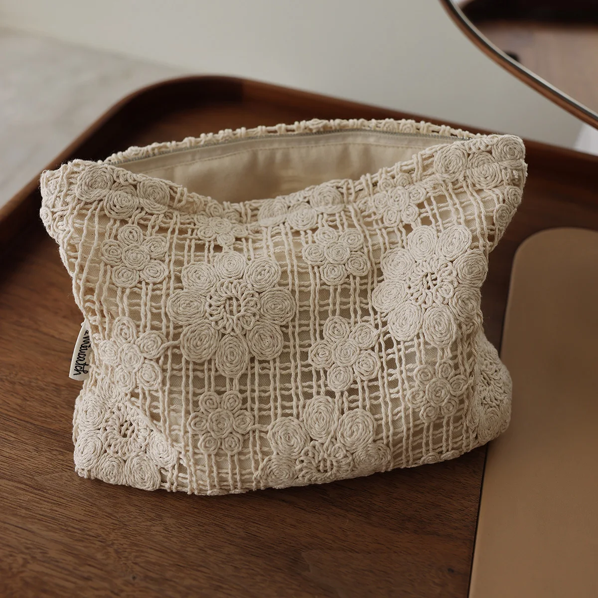 Ethnic style embroidered flowers solid color fabric storage bag canvas versatile woven elegant temperament fashion cosmetic bag