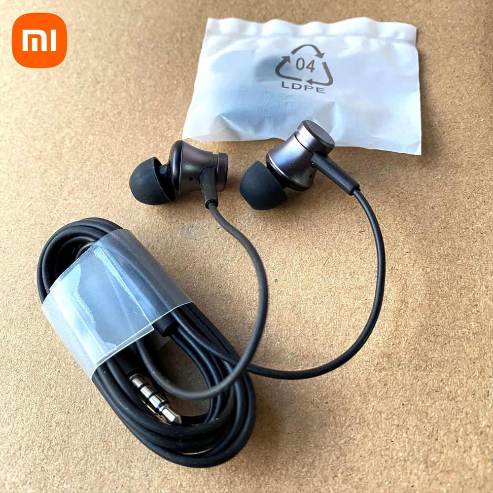 オリジナル Xiaomi Piston 3 イヤホン 重低音 有線 3.5MM インイヤー スポーツヘッドホン マイク付き Xiaomi Samsung Huawei対応