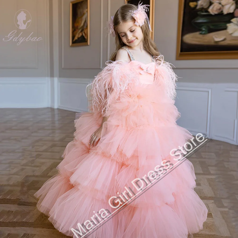 فستان فتاة الزهور الأنيق بالريش الوردي مع أشرطة رفيعة للمناولة الأولى ومهرجانات التجميل وملابس السهرة الفاخرة للفتيات