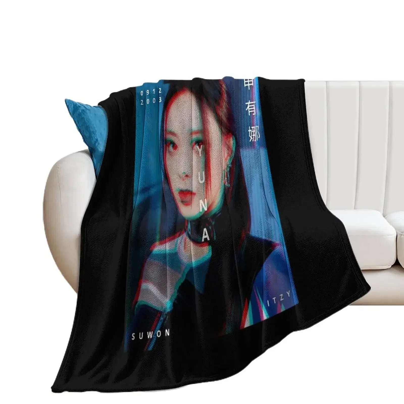 

ITZY Yuna Voltage Era Throw Blanket Large Thins Hairys Nap Blankets