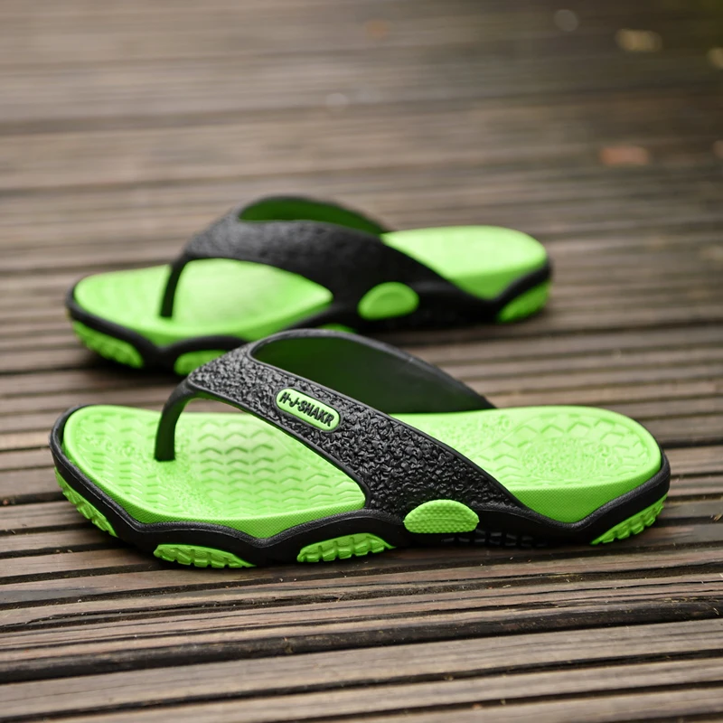 

Men's Summer Thick Soled Soft Light Anti-Slip Outdoor Sandals Slippers Popular Flip-Flops