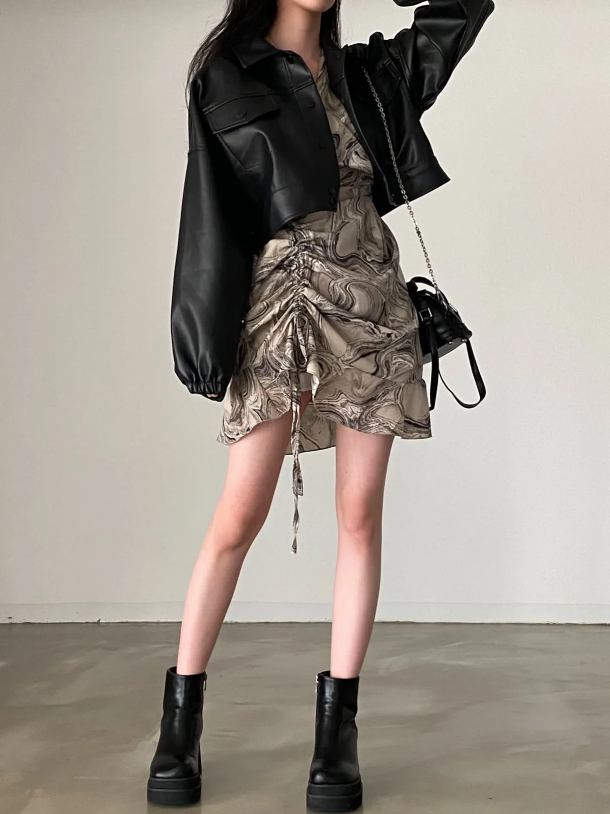 Retro Hong Kong Sle Chic Kragen Design Leder Jaet ort Damen Oberbekleidung Faionable Frühherbst Neu eingetroffen