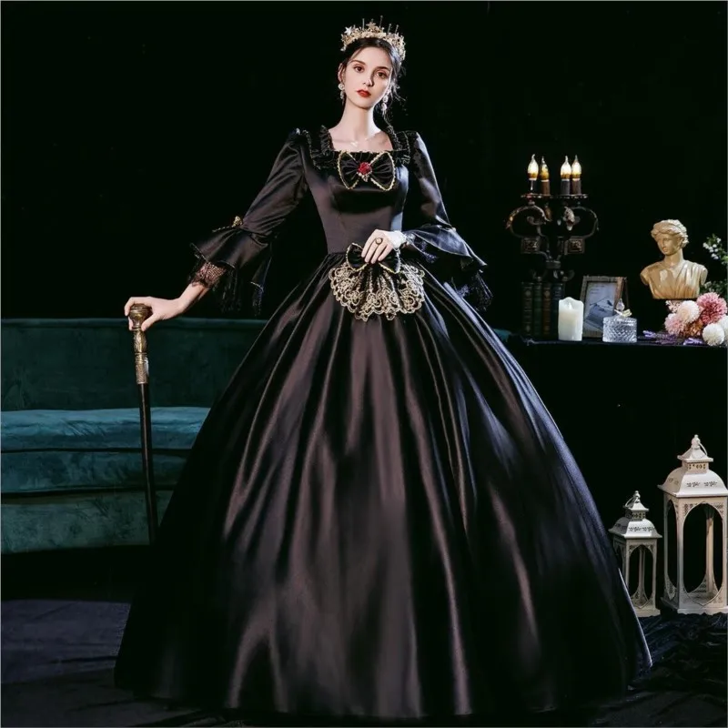 

Dress for the dark of performance travel photo