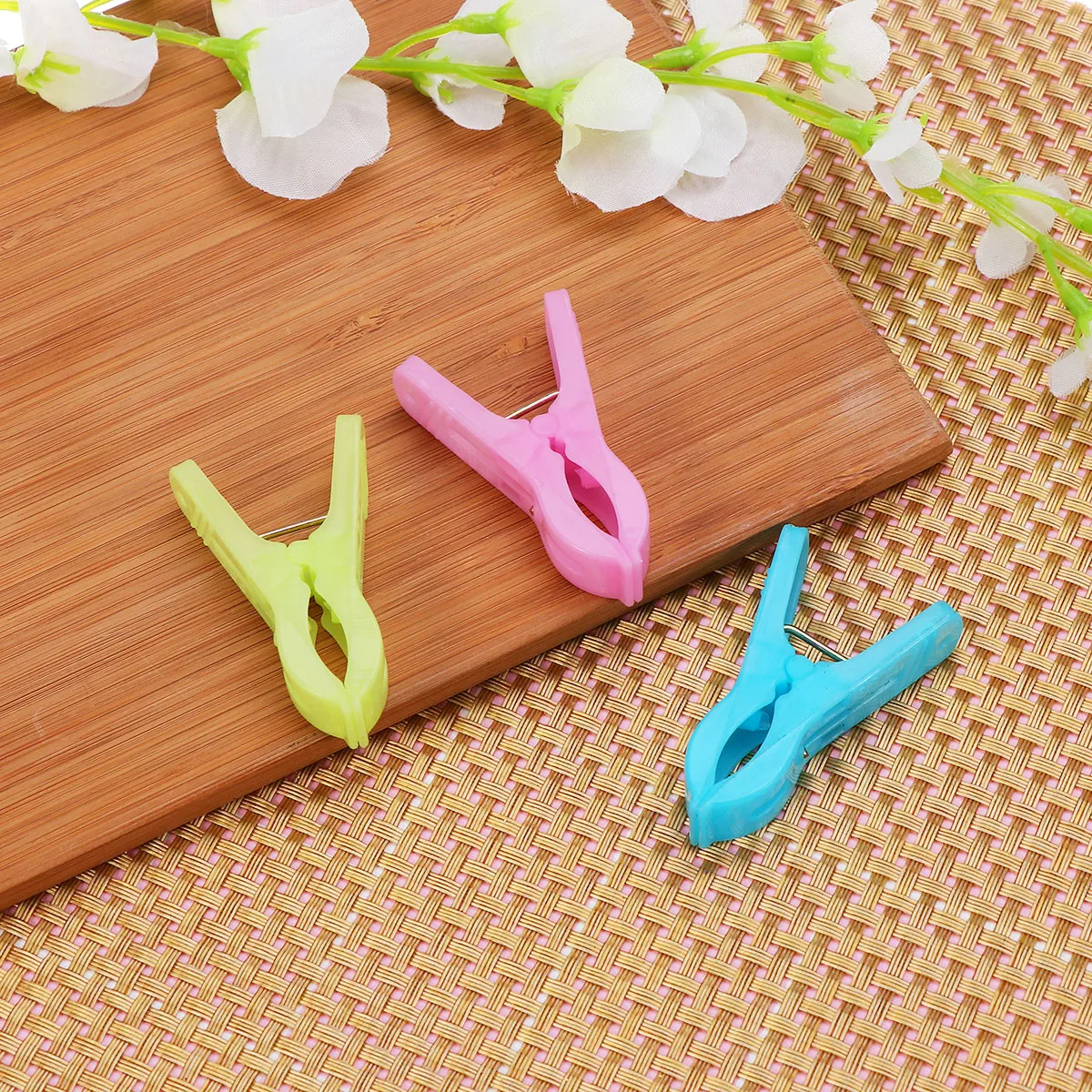 

24Pcs Plastic Clips Spring Clamp Clothes Clips Laundry Towel Pegs Secure Hold for Home Travel Photos Papers