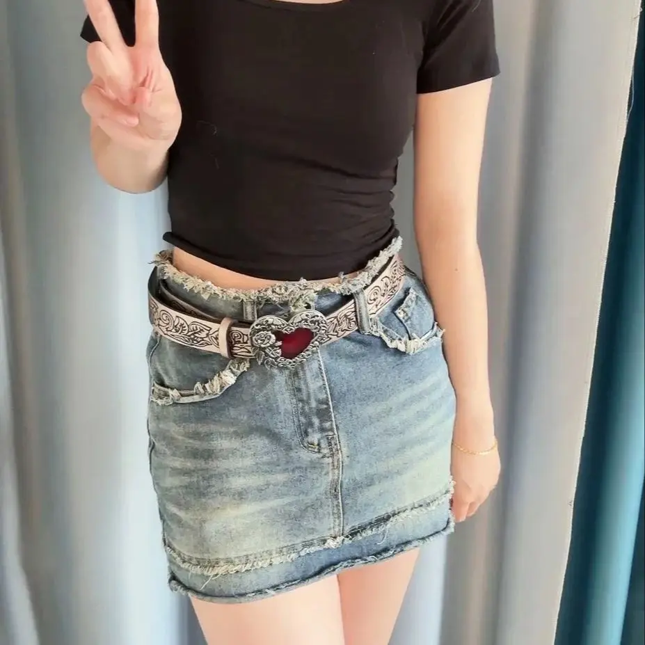 Gothic Punk Leather Y2K Belt For Women Retro Embossed Heart Belt Jeans Decorative Waistband Accessories Men's and Women's Belt