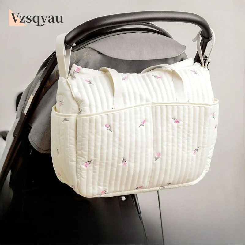 

Baby Diaper Bag Cute Bear Flower Embroidery Pattern Mommy Bag Baby Beige Cotton Fabric Zipper Diaper Handbag New Luggage Bag New