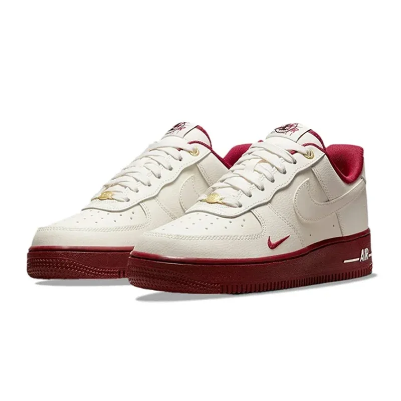 Nike-zapatillas Air Force 1 Low 07 Unisex, zapatos clásicos de Skateboarding, color Beige, blanco y rojo