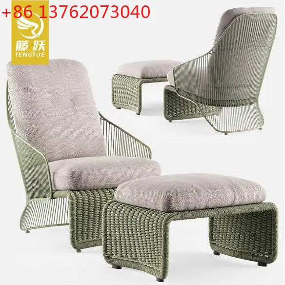 

Уличный комплект мебели для балкона: плетеный стол и стулья, маленький журнальный столик, мягкий диван