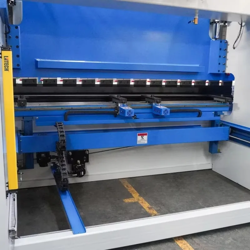 Picture 6: 【Factory Price】High Quality CNC Automatic 200T3200 S860 6+1 Hydraulic Press Brakes Bending Machine for Iron Steel