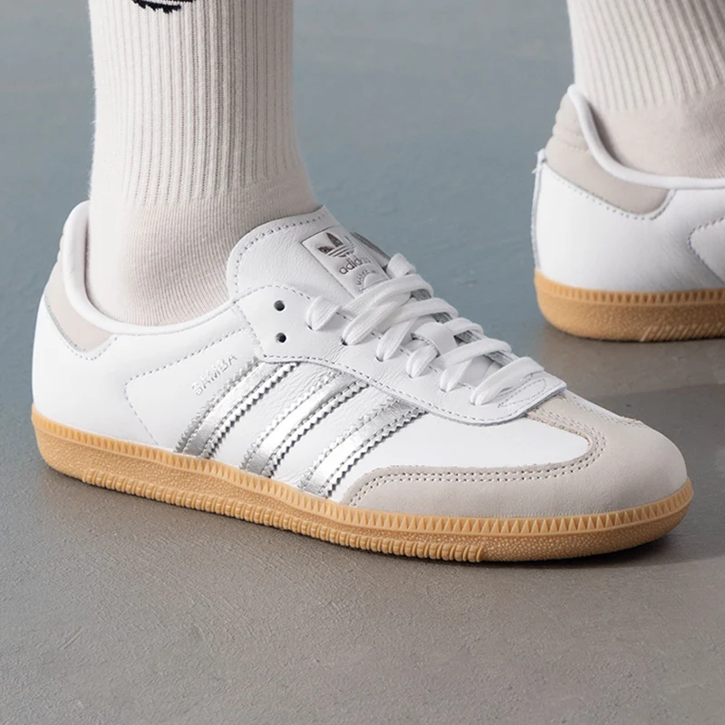 أحذية رياضية نسائية من Adidas Originals Samba Og، أحذية عصرية منخفضة الرقبة على شكل حرف T، أحذية كاجوال خفيفة الوزن ومقاومة للاهتراء Ji2725