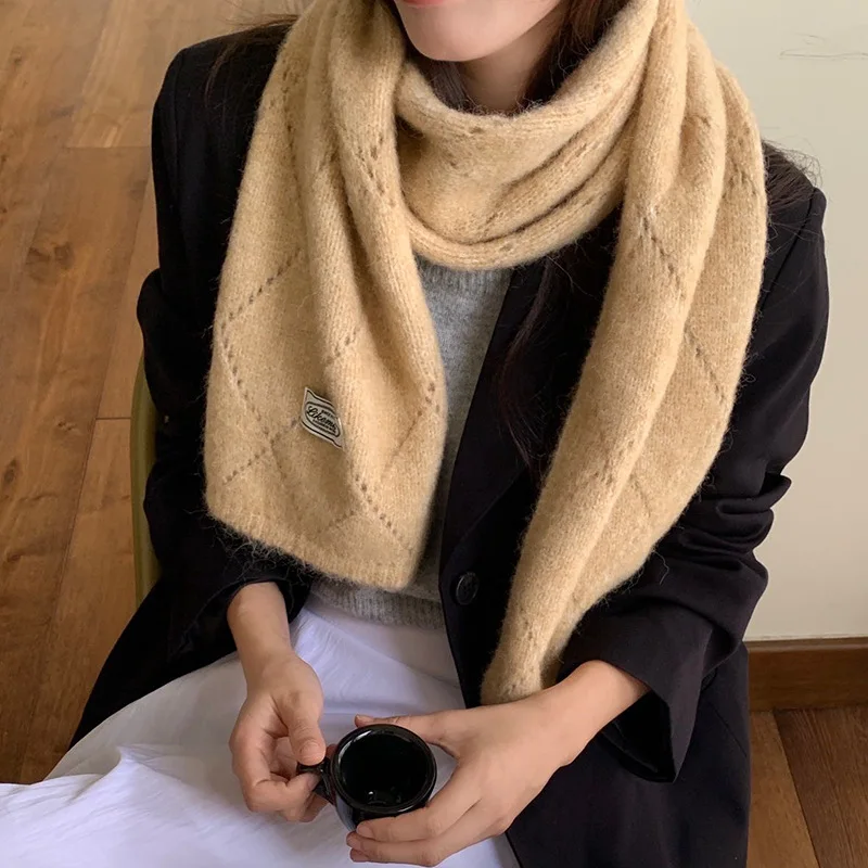 

Корейский шарф с ромбовидным узором для женщин, стильный и универсальный, однотонный, элегантный зимний аксессуар для студентов.