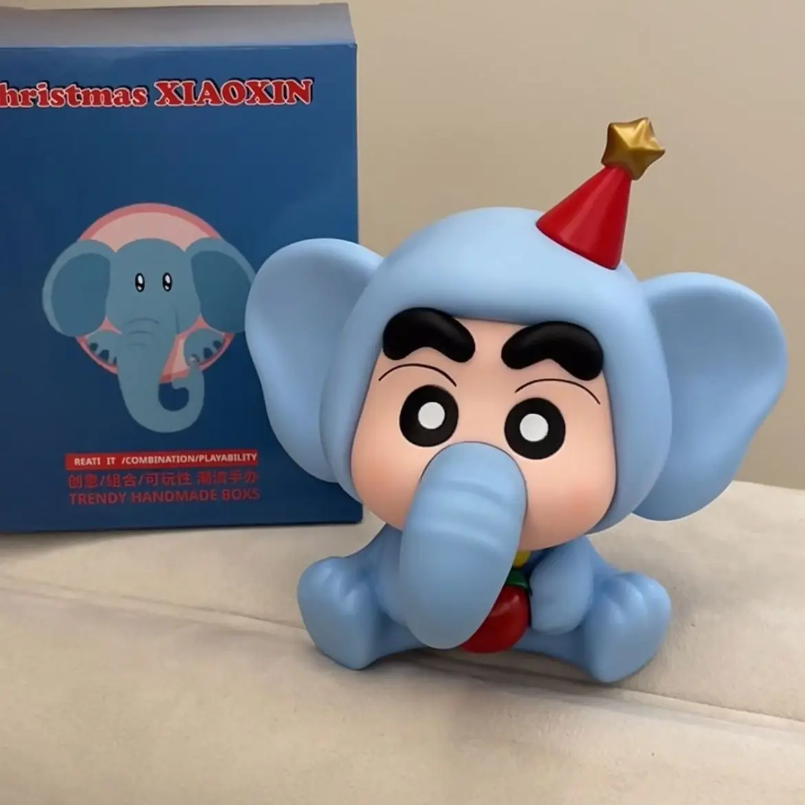 Nowa figurka Słoniaka Crayon Shin-Chan, modna zabawka, blind box, kreatywna i urocza ozdoba samochodowa/biurkowa Shin-Chan, prezent urodzinowy