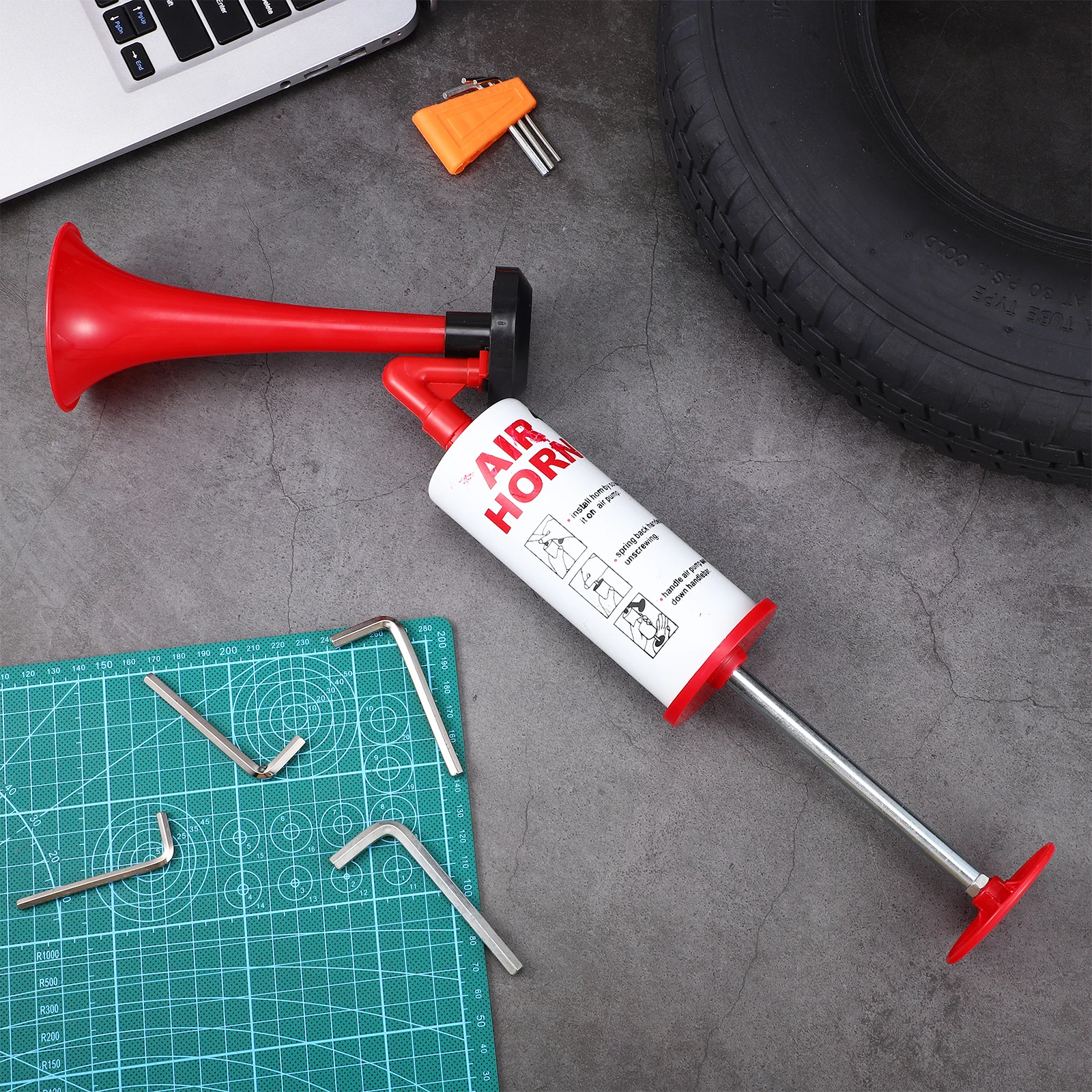 

Portable Air Horn Loud Sound Handheld Metal Plastic Safety Wild Animals Boat Car Motorcycle Bicycle Sporting Events Party