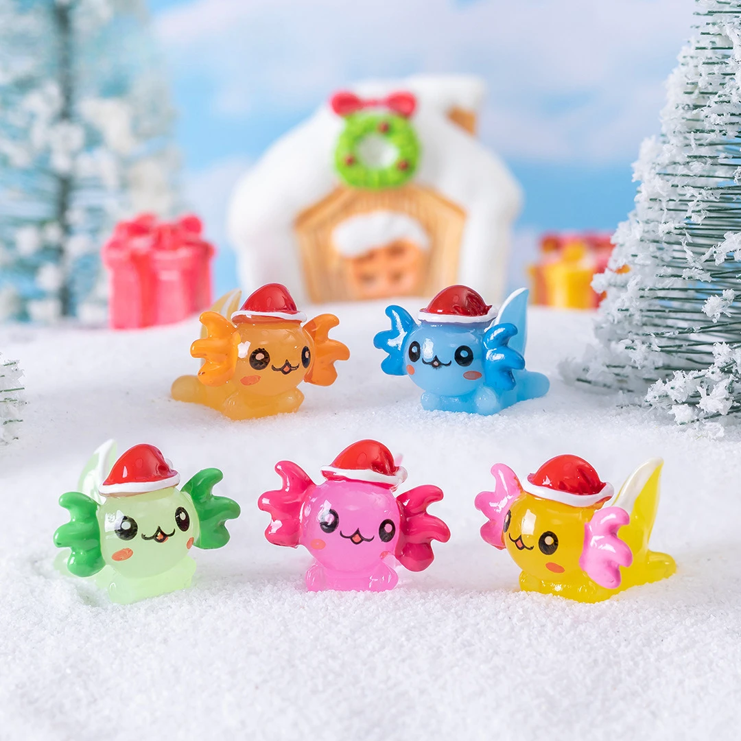 

100pcs Wholesale Resin 3D Noctilucent Ocean Animals with Christmas Hat Home Decoration Diy Fairy Garden Dollhouse Accessories