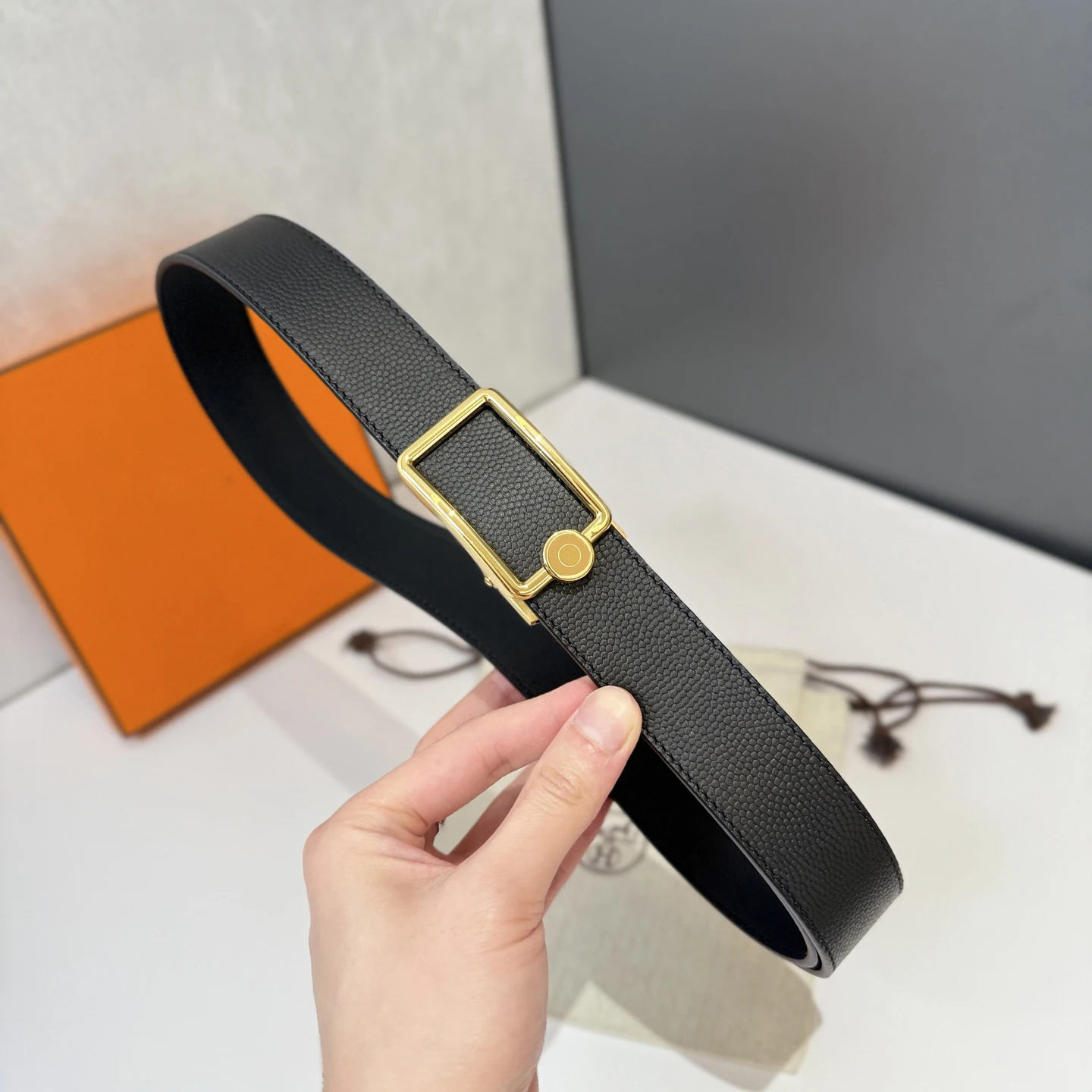 

Элитный дизайнерский женский кожаный ремень с круглой пряжкой, декоративной медной застежкой, из натуральной воловьей кожи, 2026