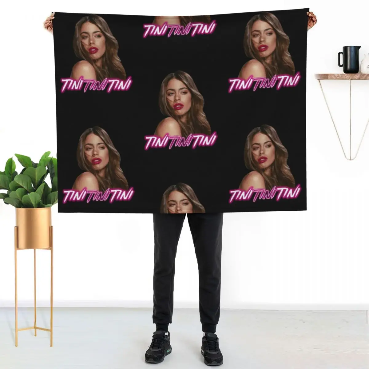 

Tini Tini Tini Throw Blanket Warm Comfortable Blanket for Office Napping