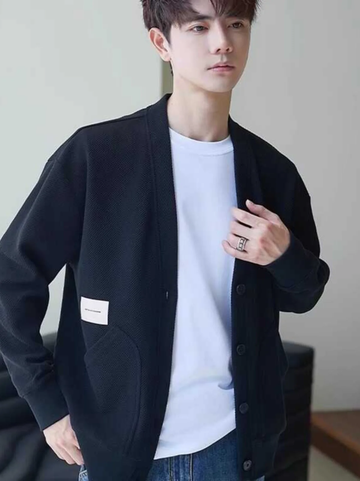 

Casual V-Ne Men's Knitted Cardigan Jaet 2024 Autumn Season Loose Fit Diagonal Stripe Design Youthful Sle Long Sve