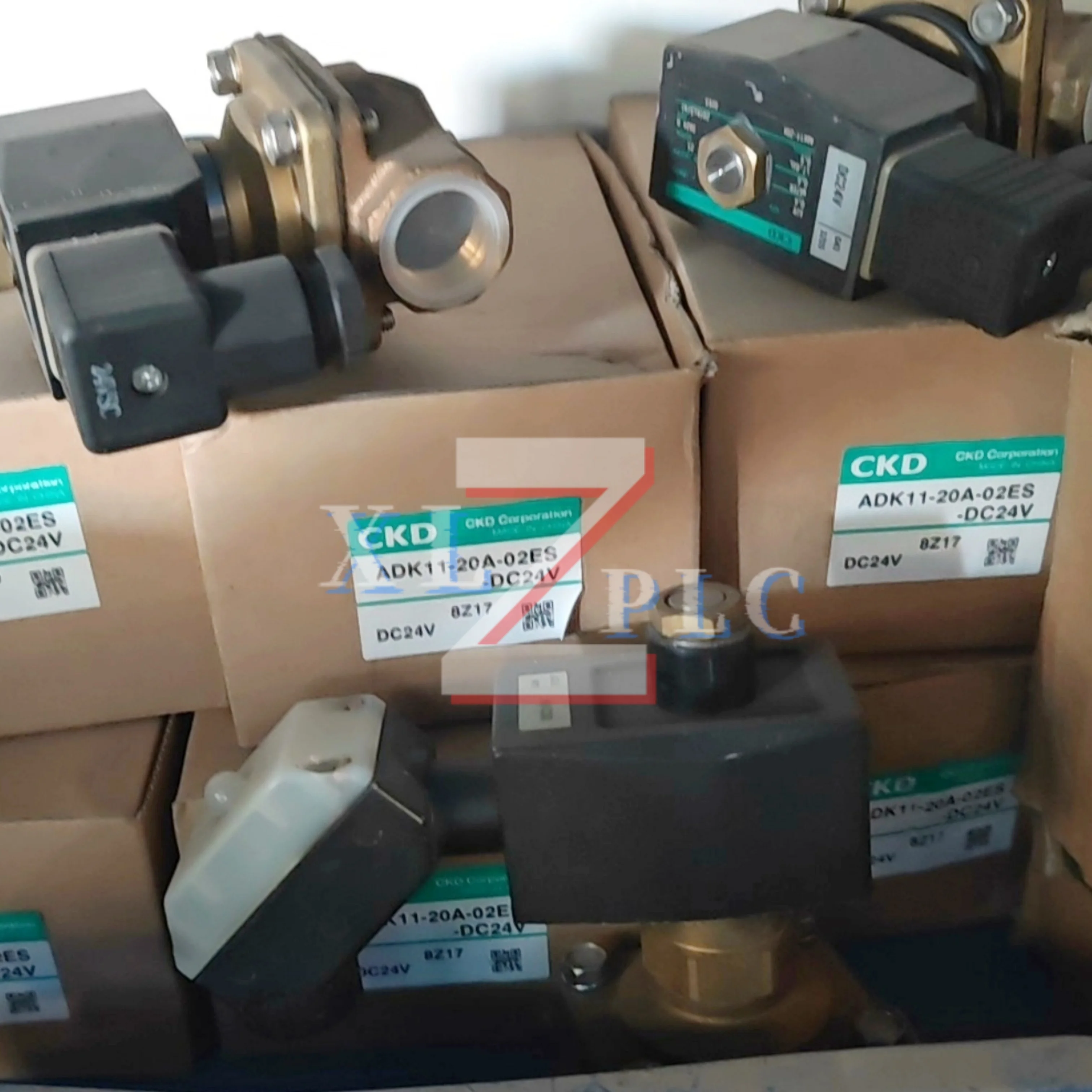 

new original Solenoid Valve APK11-20A-C4A-AC220V F3000-8-W-F ADK11-20A-02ES-DC24V