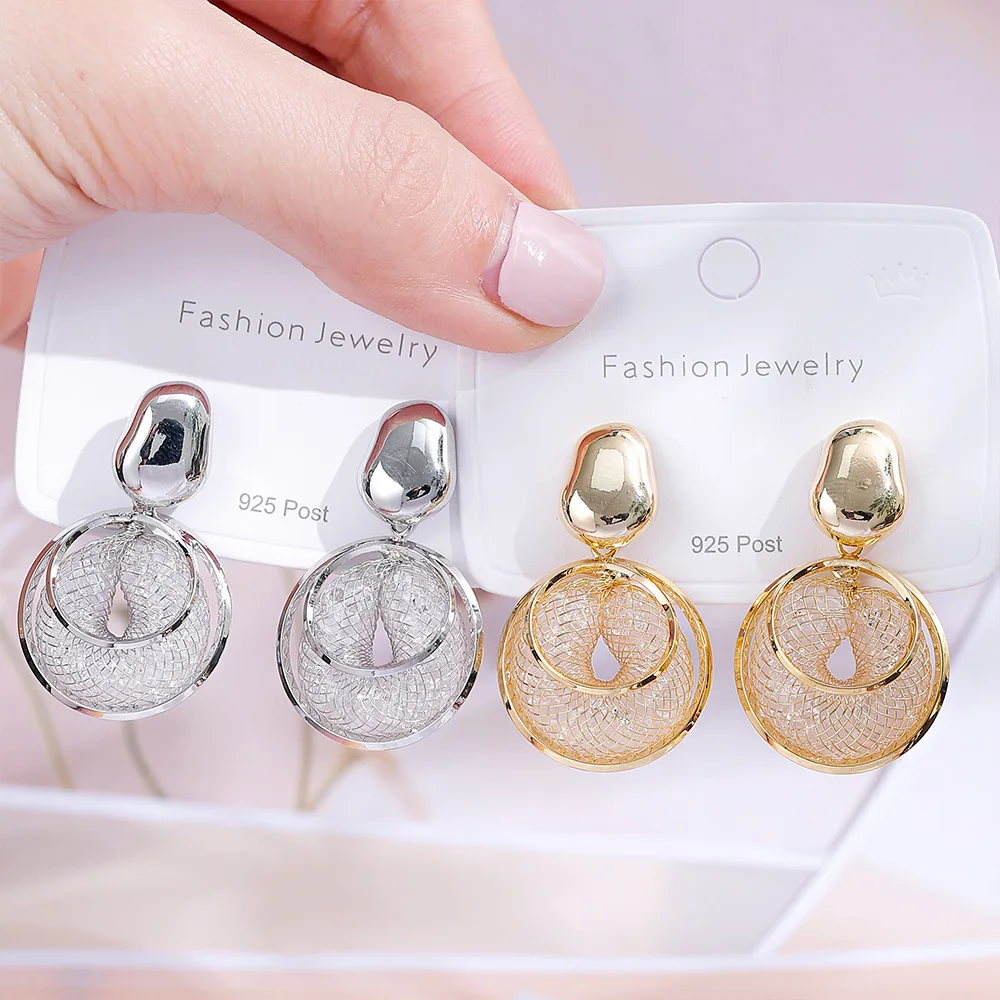 

High-end gold mesh hoop earrings, light luxury, fashionable temperament earrings, personalized and versatile earrings for women